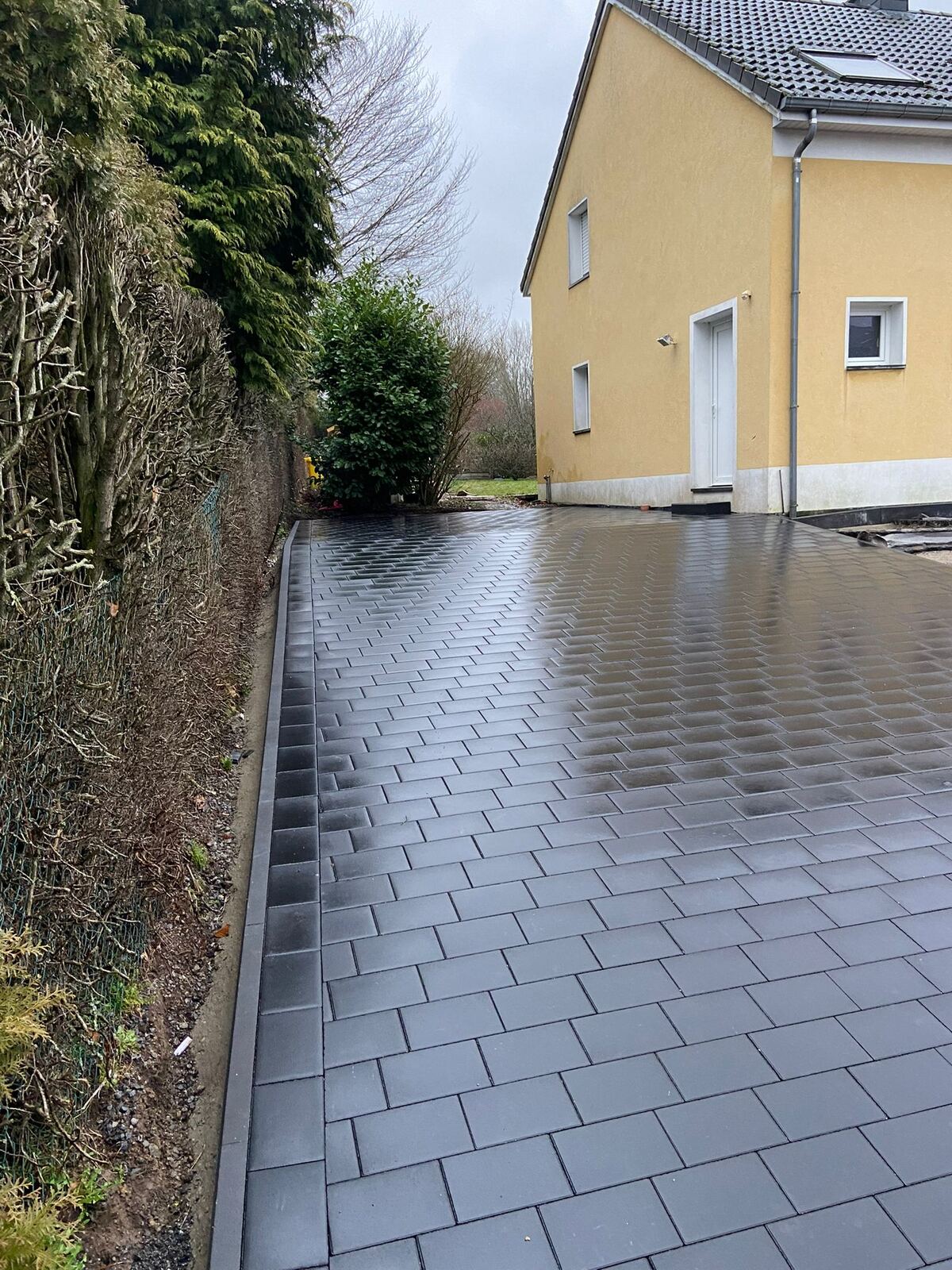 Hofzufahrt im Verbund